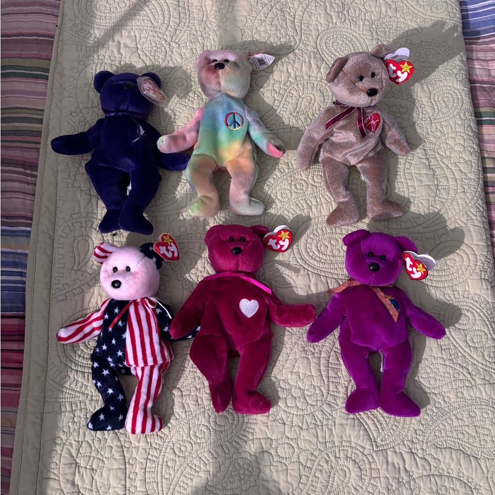 Lot of Beanie Babies - please see description